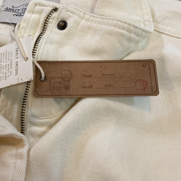 Ashley Vintage Charm Jacket - Picture 5 of 5